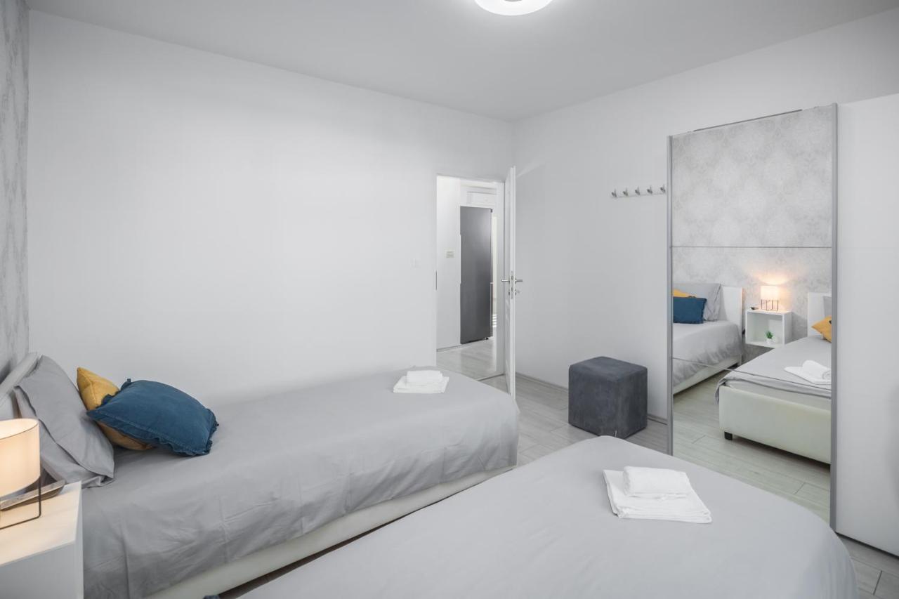 Apartment Sea Pearl Пореч Екстер'єр фото